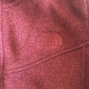 North face maroon half zip fleece sweatshirt